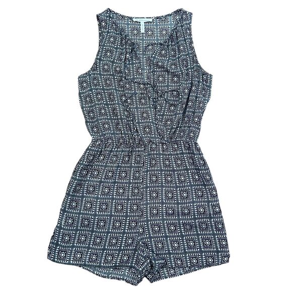 BCBGeneration Women's Sleeveless Black White Romper Size S with Pockets - Picture 6 of 12